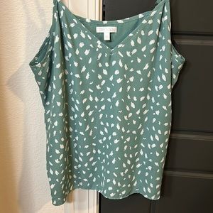 Beautiful Flowy Top (L)